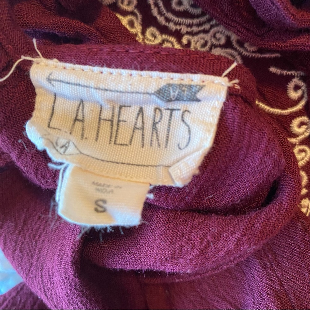 Open-Back Maroon Tank Top - Picture 3 of 3